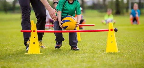 王曼昱横扫华裔名将，王楚钦11-4降维打击，国乒8-0韩国豪取5连胜